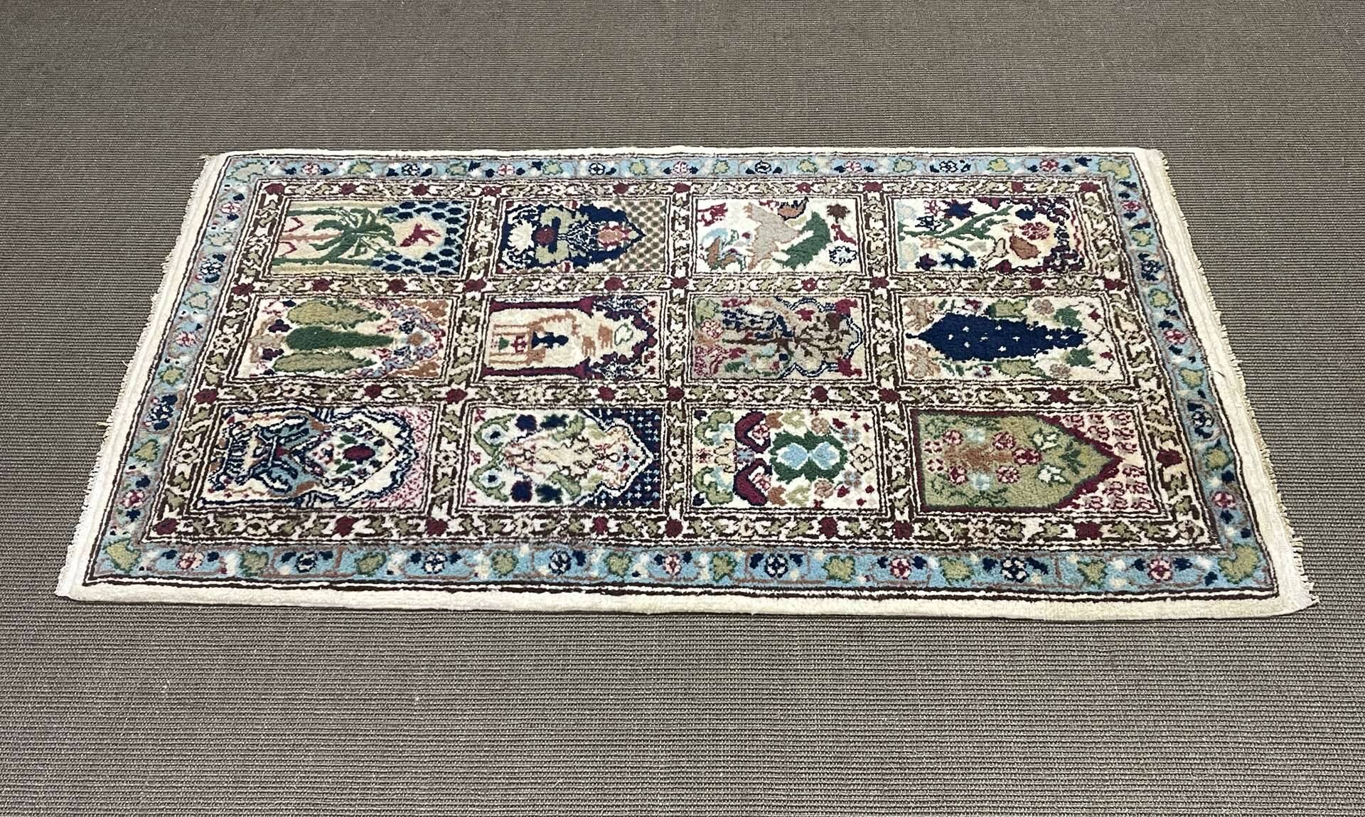 Handmade Moroccan wool rug - 1m64 x 95cm.