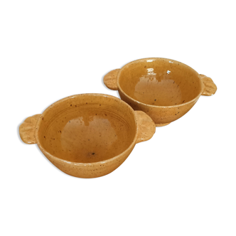Duo of stoneware bowls