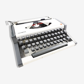 Typewriter, olympia traveller luxury  white