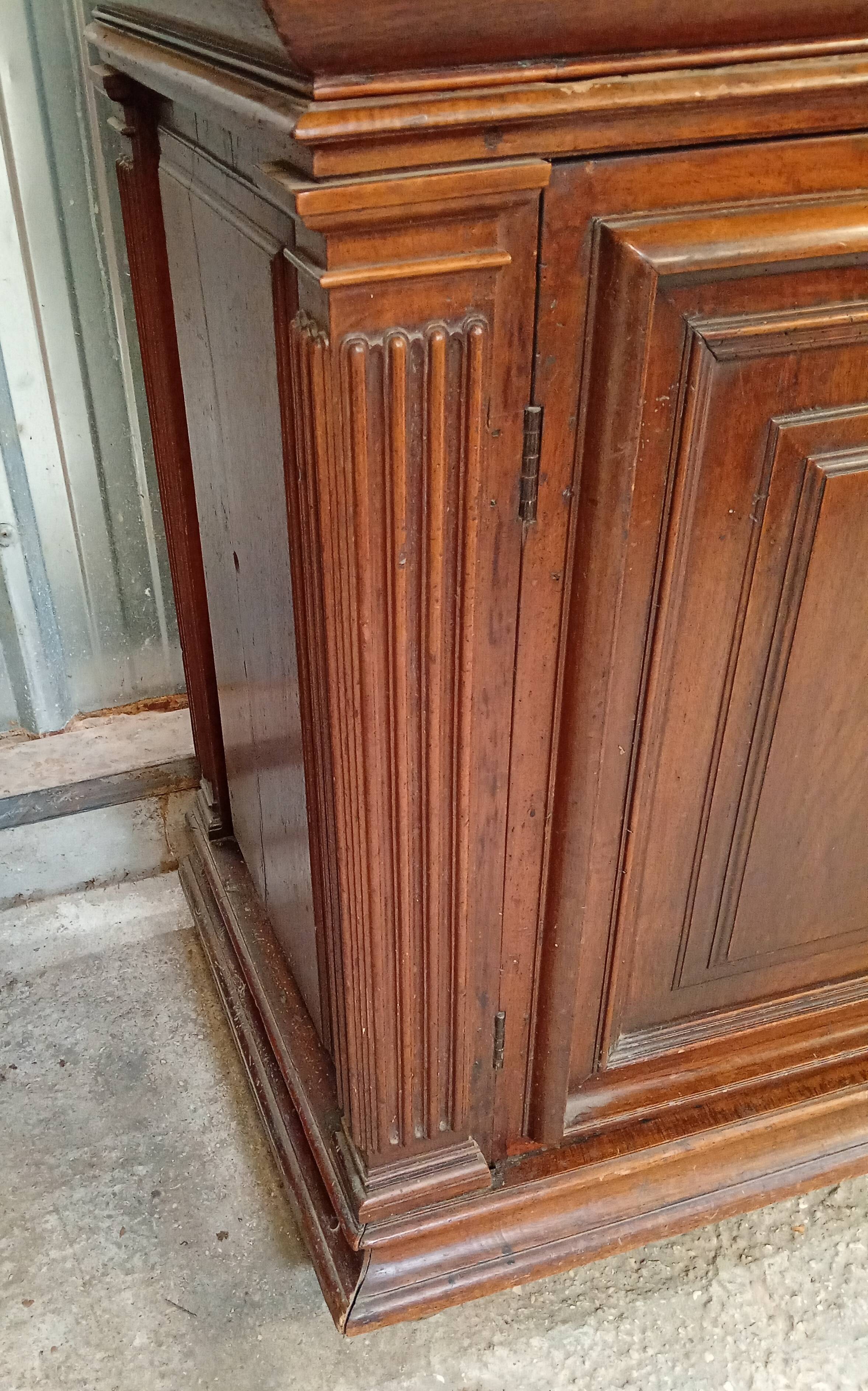Important two-body buffet cabinet in Renaissance style – 19th century