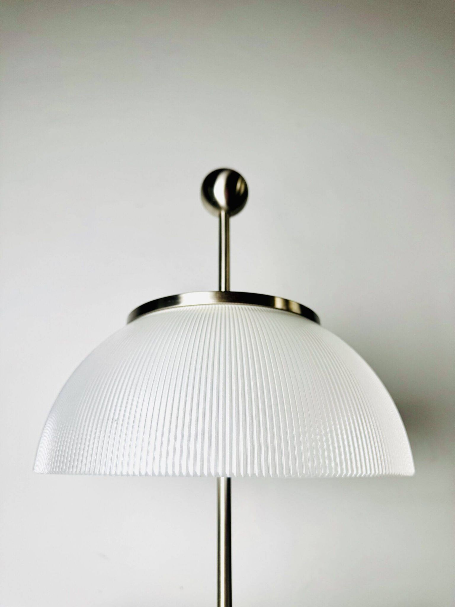 Lampe de table 'Alfa' avec base en marbre par Sergio Mazza pour Artemide, Italie, réédition des années 1950.