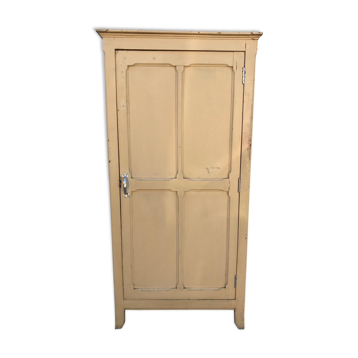 Yellow Parisian wardrobe