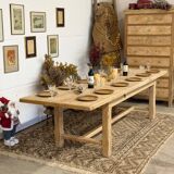 Solid oak farmhouse table with 2 central extensions