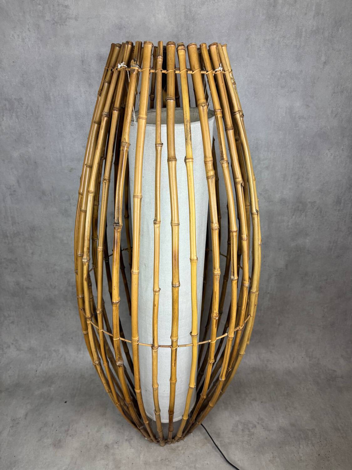 Living room lamp and rattan Italy 70s