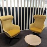 Fauteuil design en tissu jaune et métal noir - Cider Queen