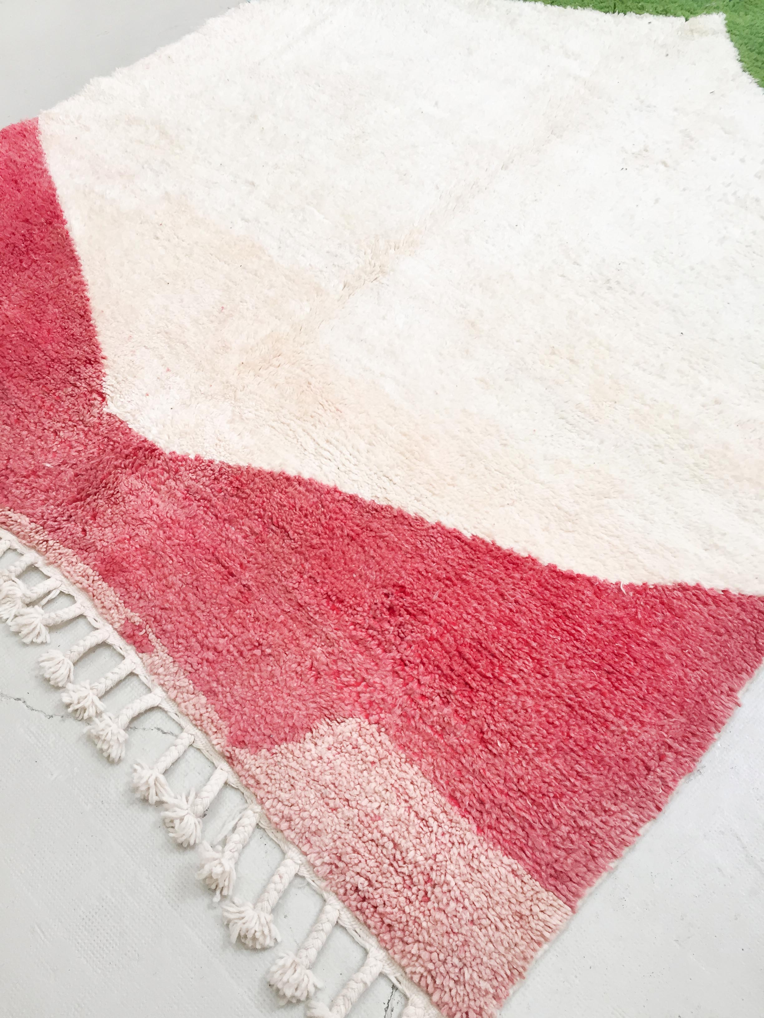 Berber rug Boujaad ecru flat colored 300x208m