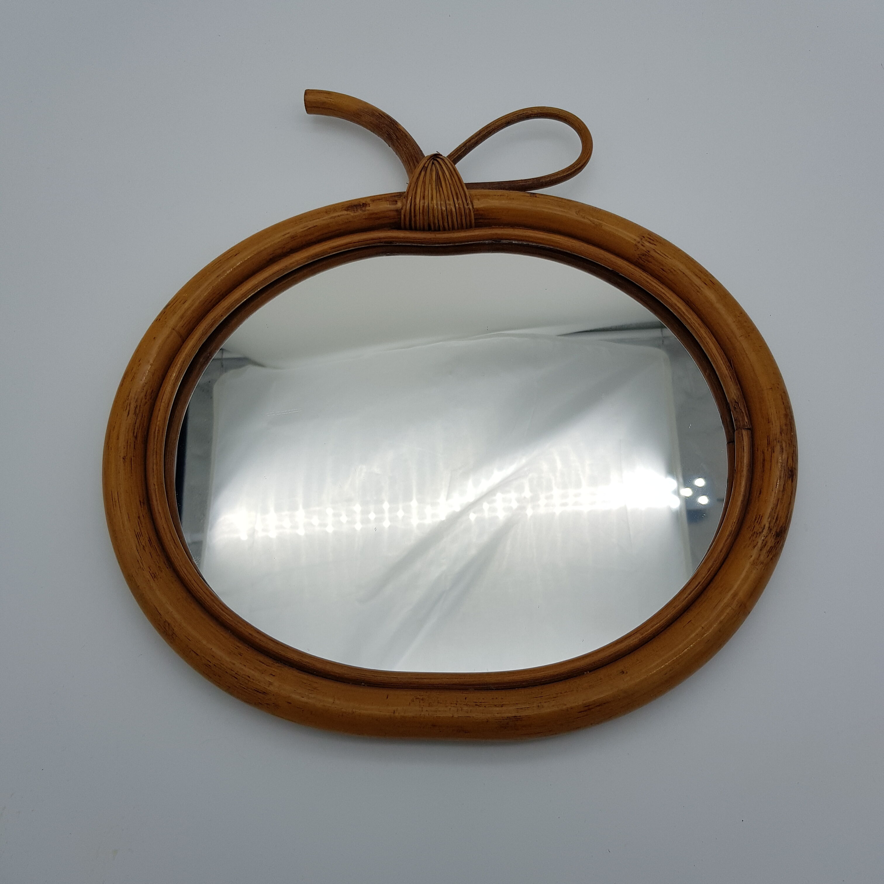 Vintage mirror apple-shaped in bamboo - 32cm