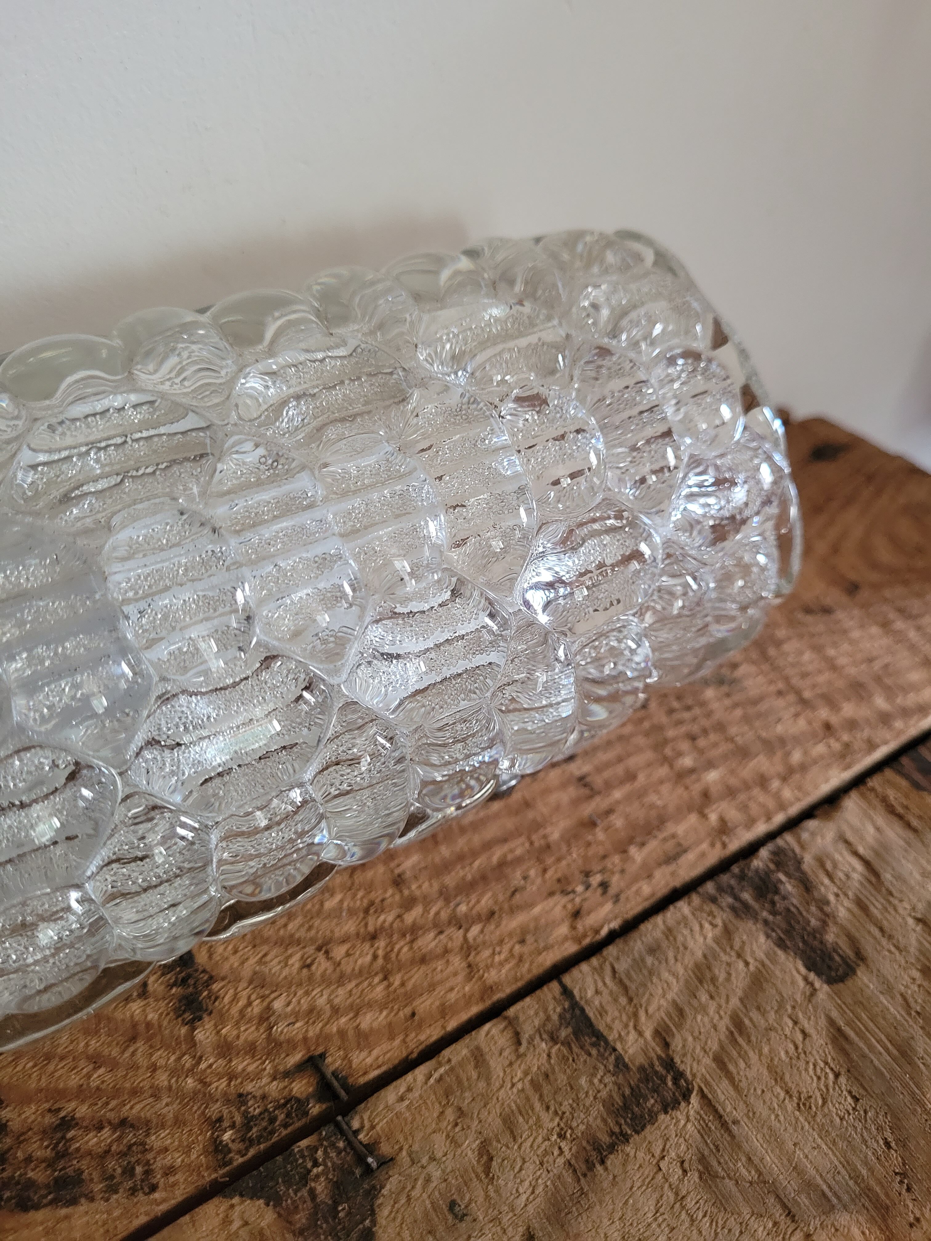 Bubble molded glass wall lamp