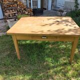 Firm table spindles feet 128cm