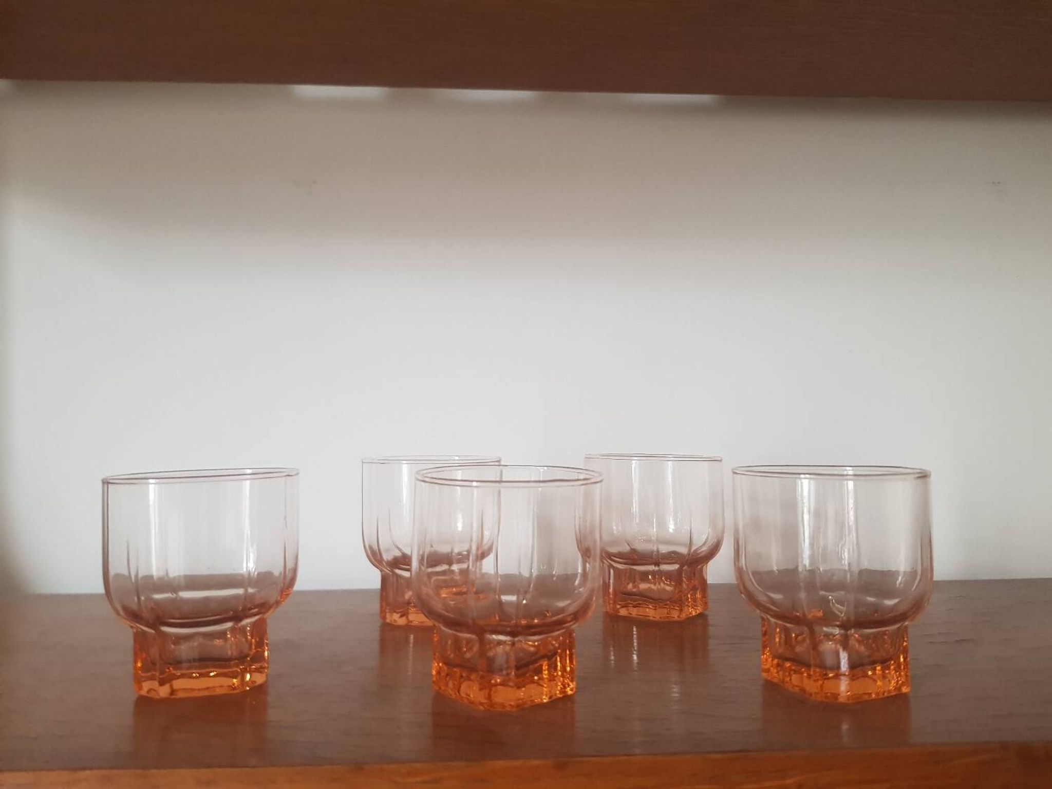 Set of 5 small pink glasses