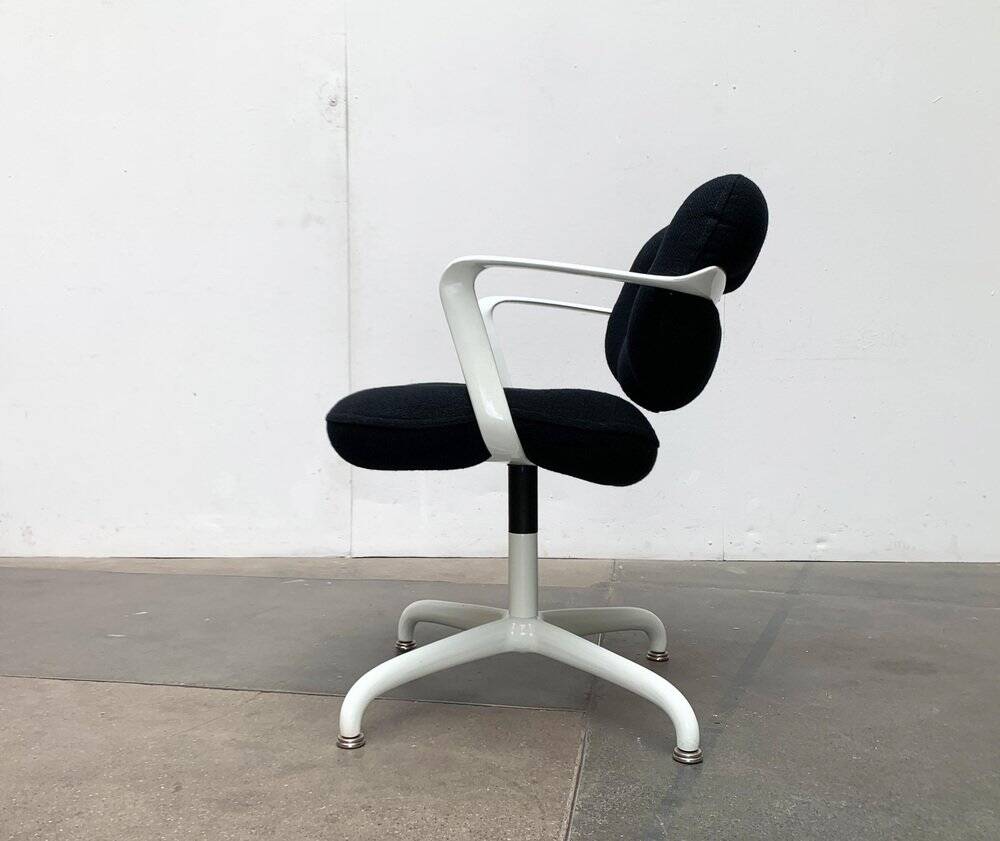 Set of chairs model Space Age 2038 by Bruce Hannah & Andrew Morrison for Knoll International, 1970s.