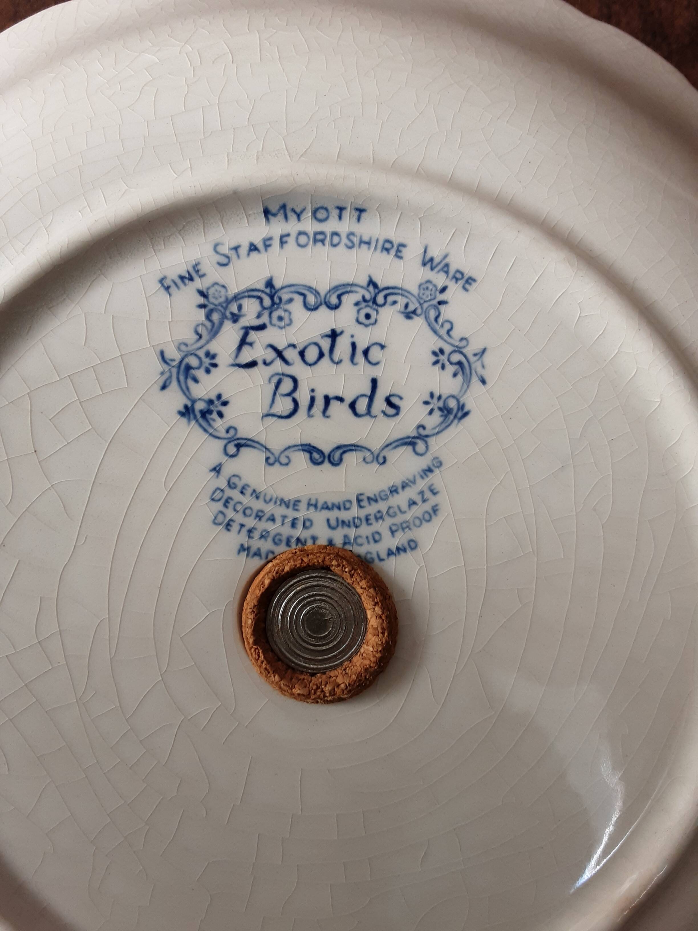 Serviteur England  Exotic Bird