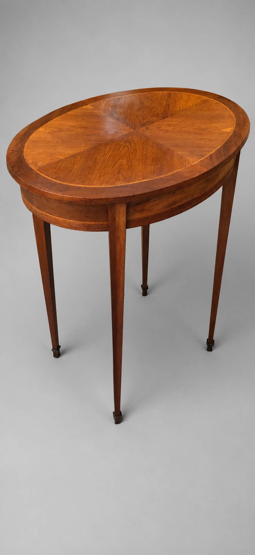 Oval guéridon Louis XVI — Sun marquetry — 19th century