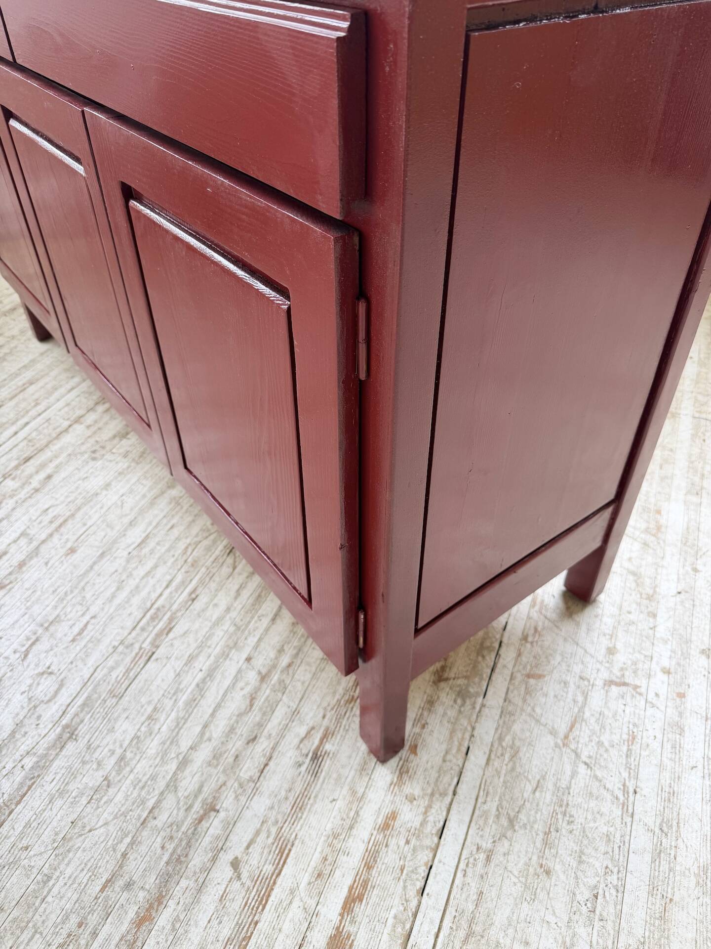 Red lacquered enfilade 1970 160cm