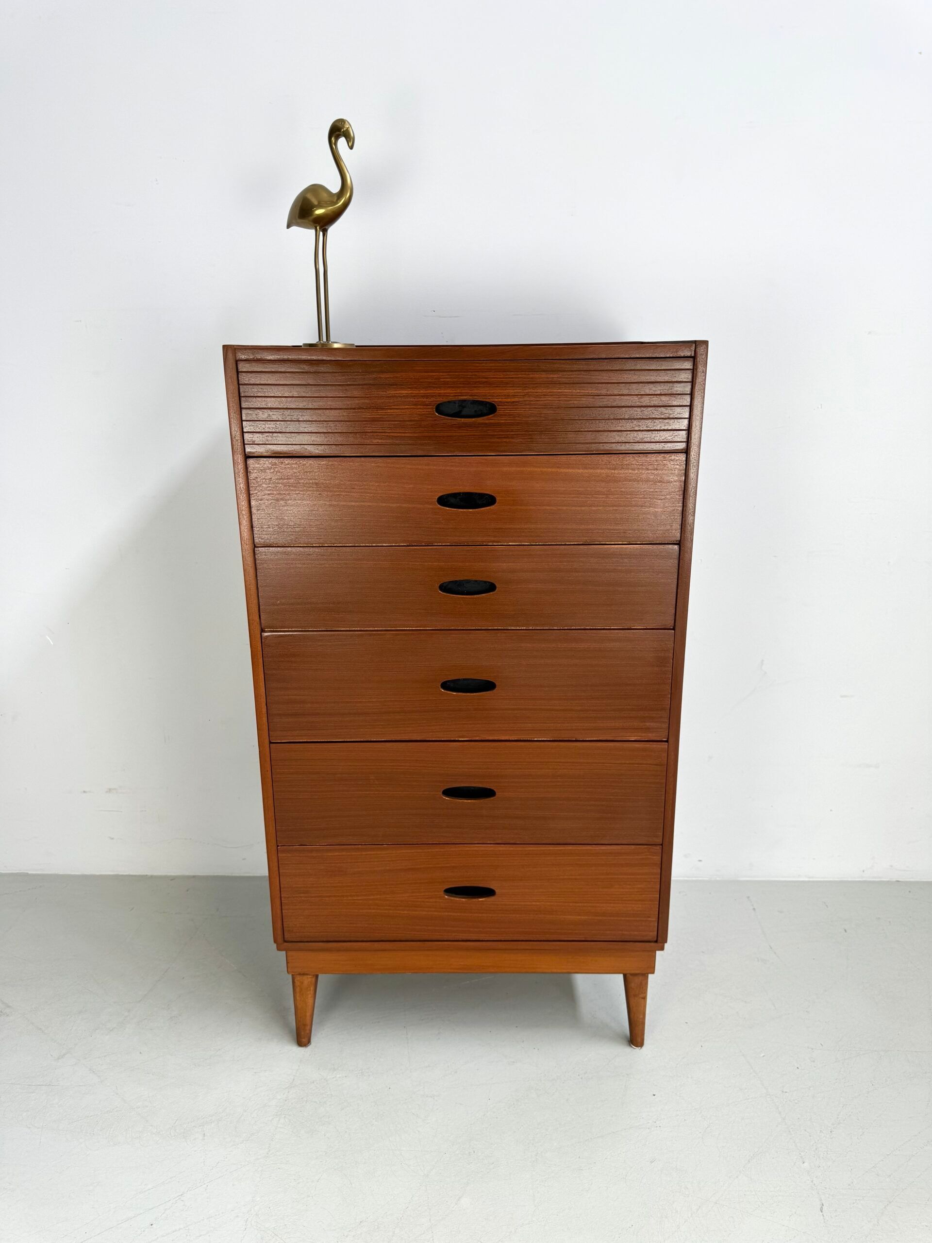 Vintage Austinsuite chest of drawers.