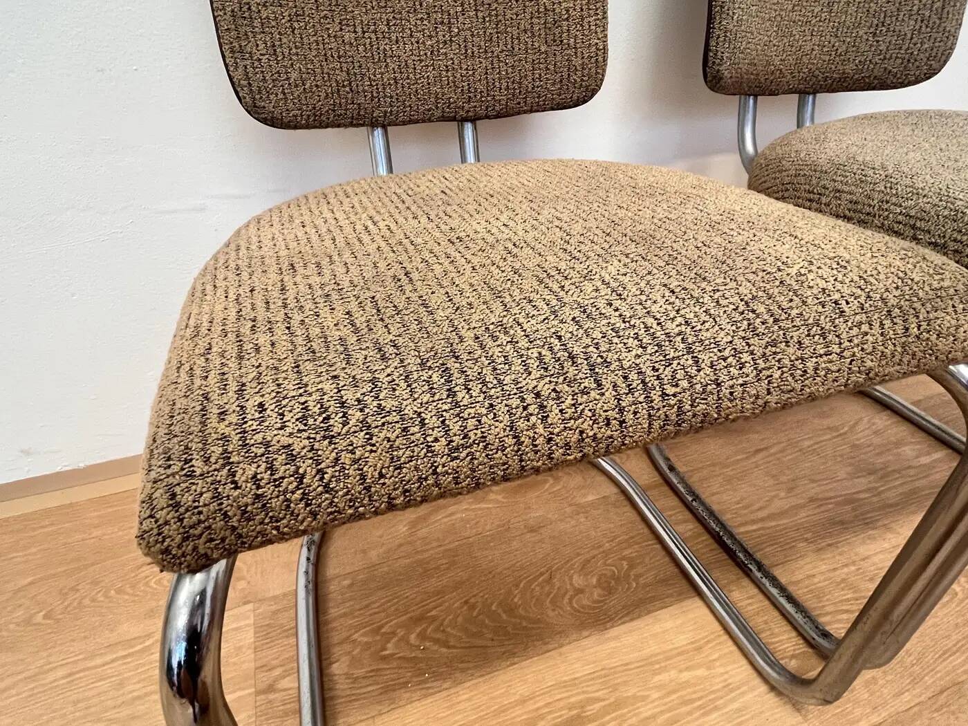 Quatre chaises Bauhaus en acier tubulaire chromé, conçues par Fritz August Breuhaus/Thonet - 1930