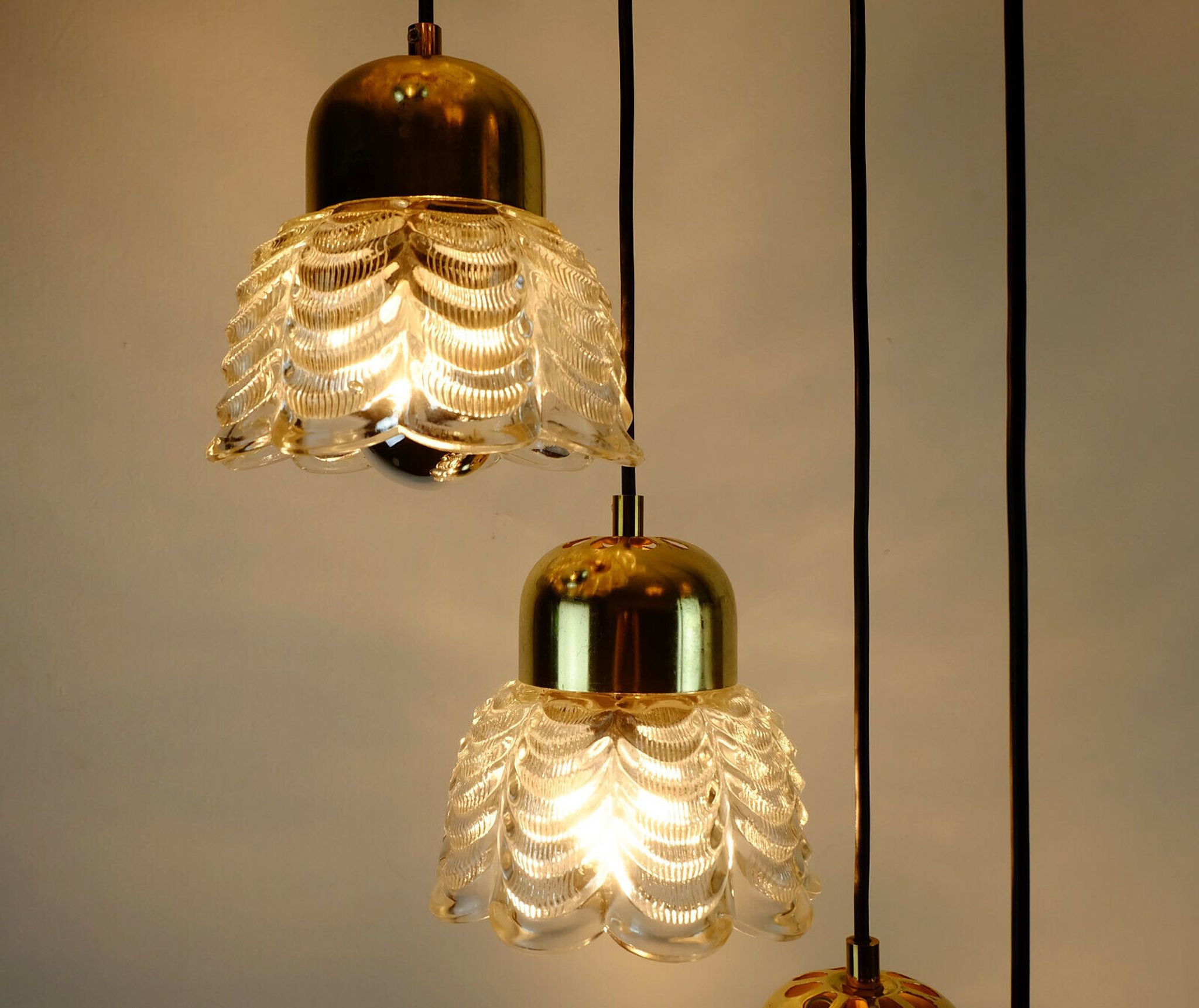 1960s mid century cascading lamp 7 flower-shaped glass shades and brass chandelier