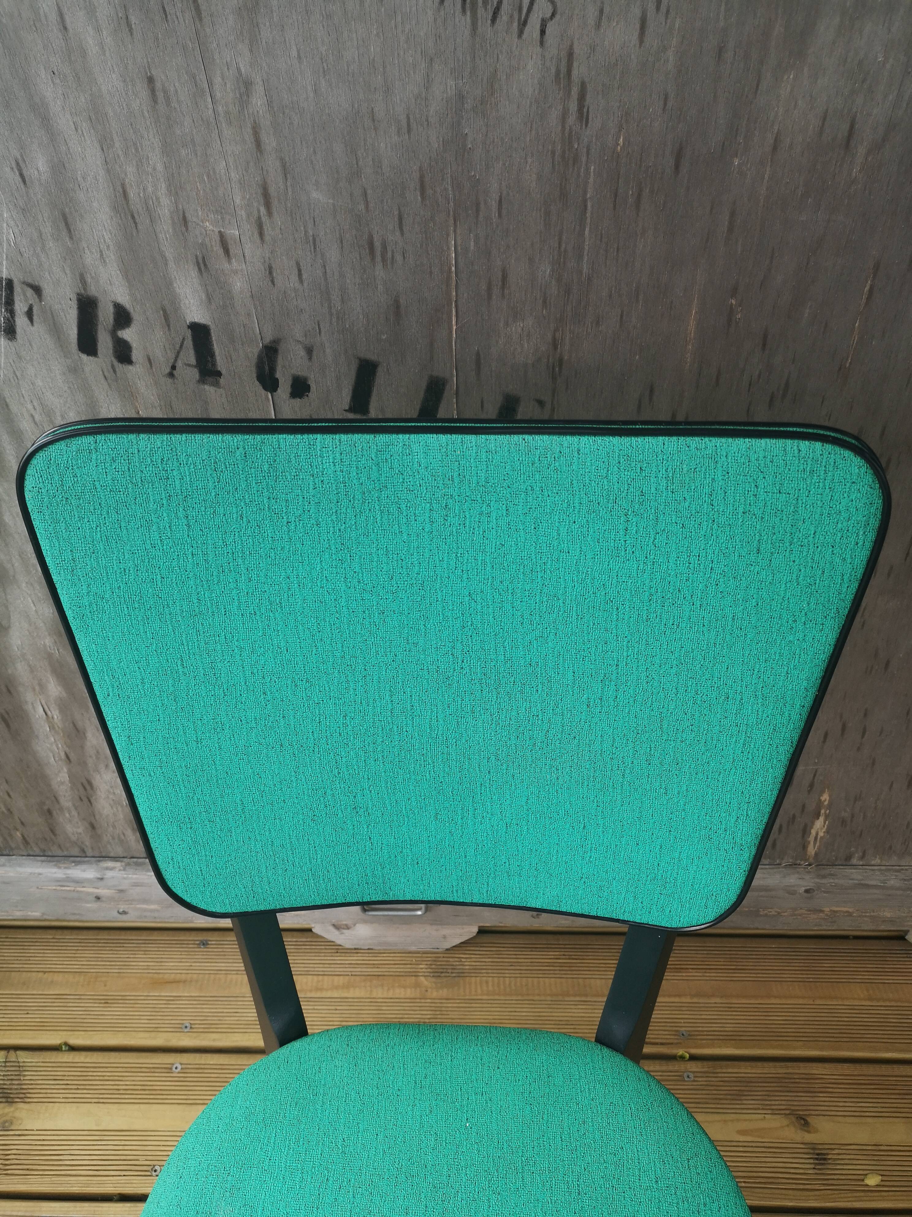Lot de 2 chaises bois et moleskine verte