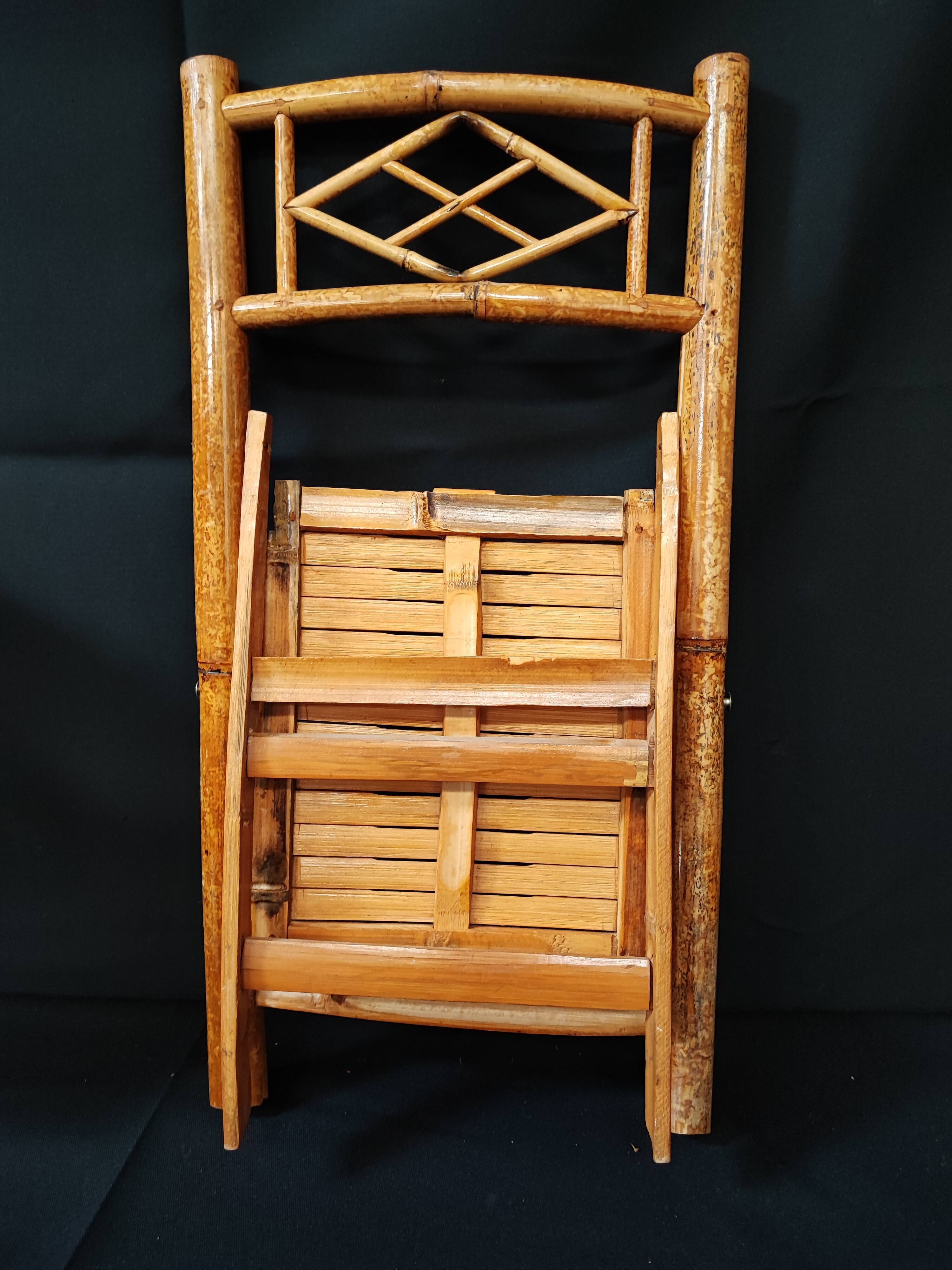Folding bamboo chair for children
