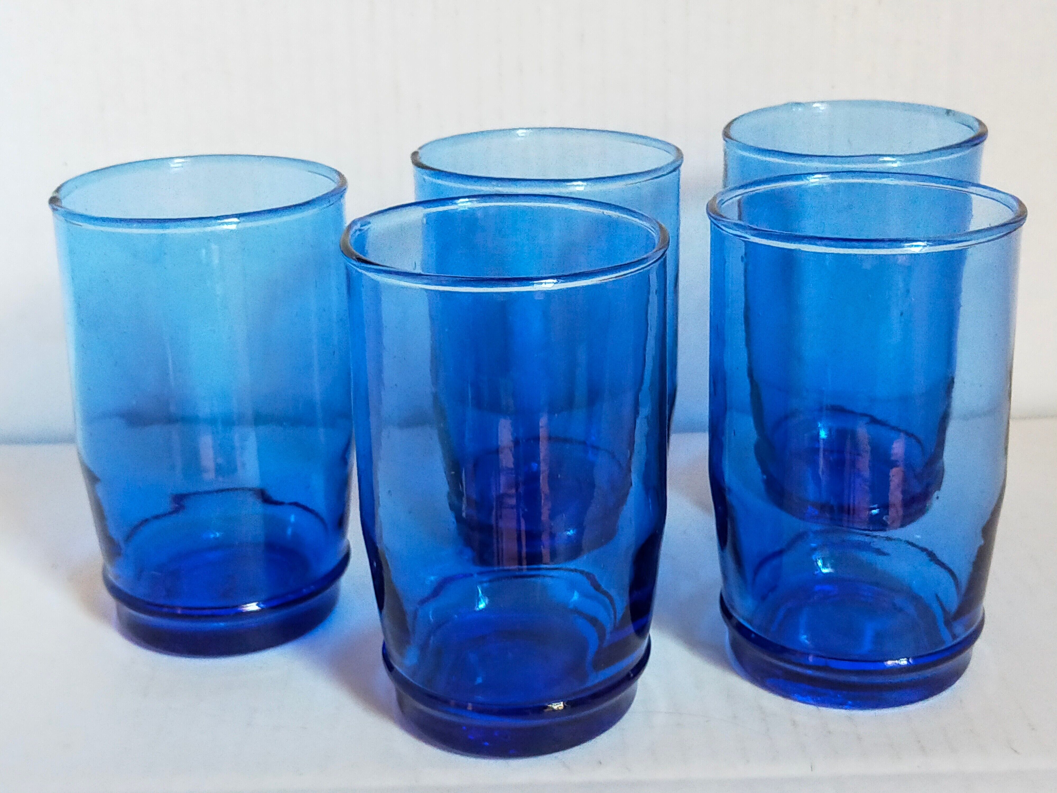 Cinq verres de verrier en verre soufflé vintages