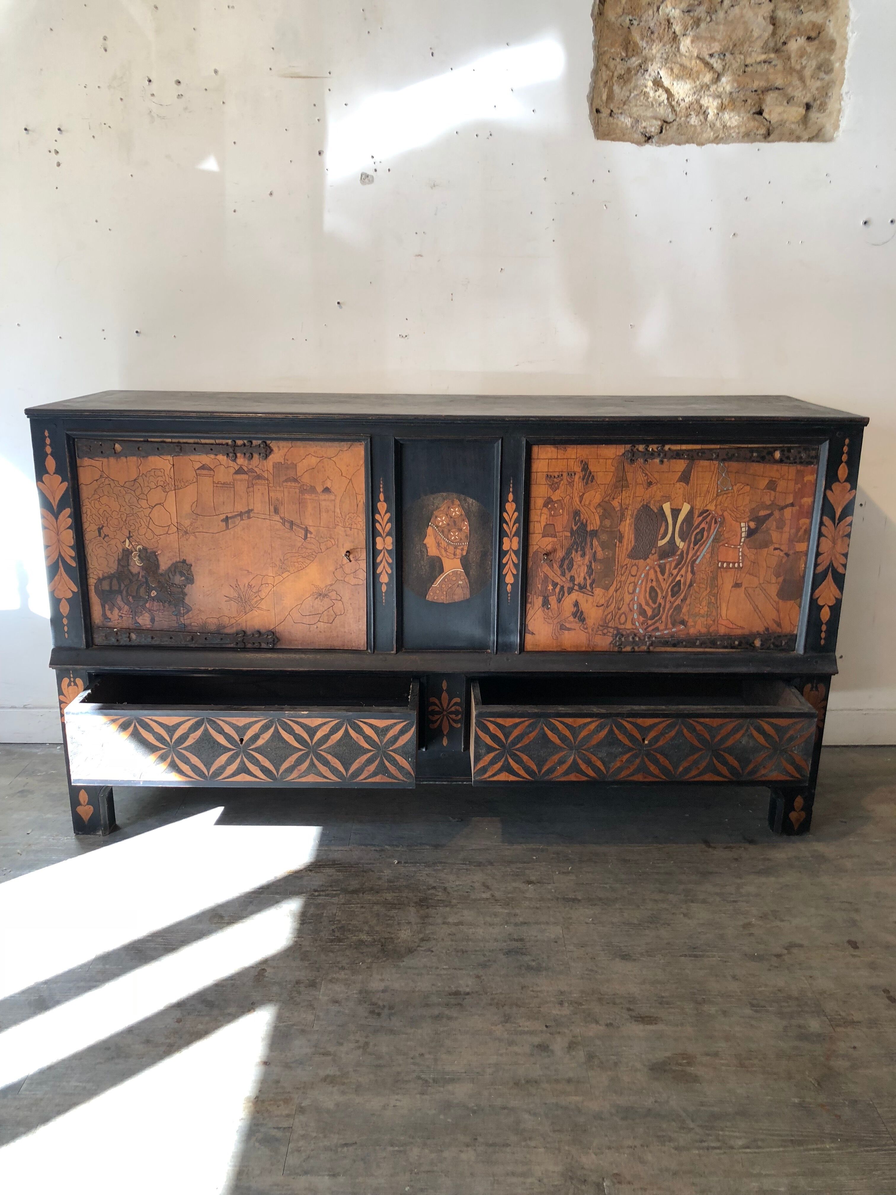 Sideboard the age of beauty