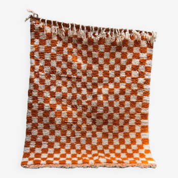 Orange checkered rug 135x190cm