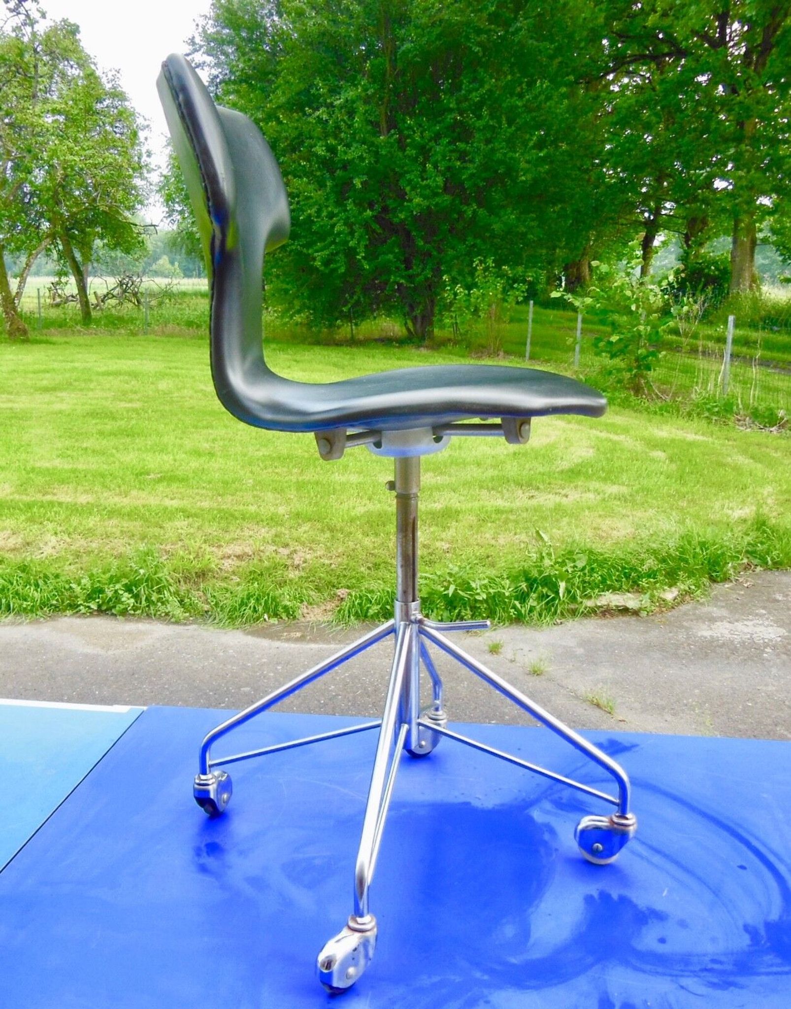 Arne Jacobsen for Fritz Hansen Chair secretary "0569" or "Hammer" original edition -vintage