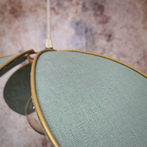 Suspension fleur structure métal 6 pétales en lin vert céladon