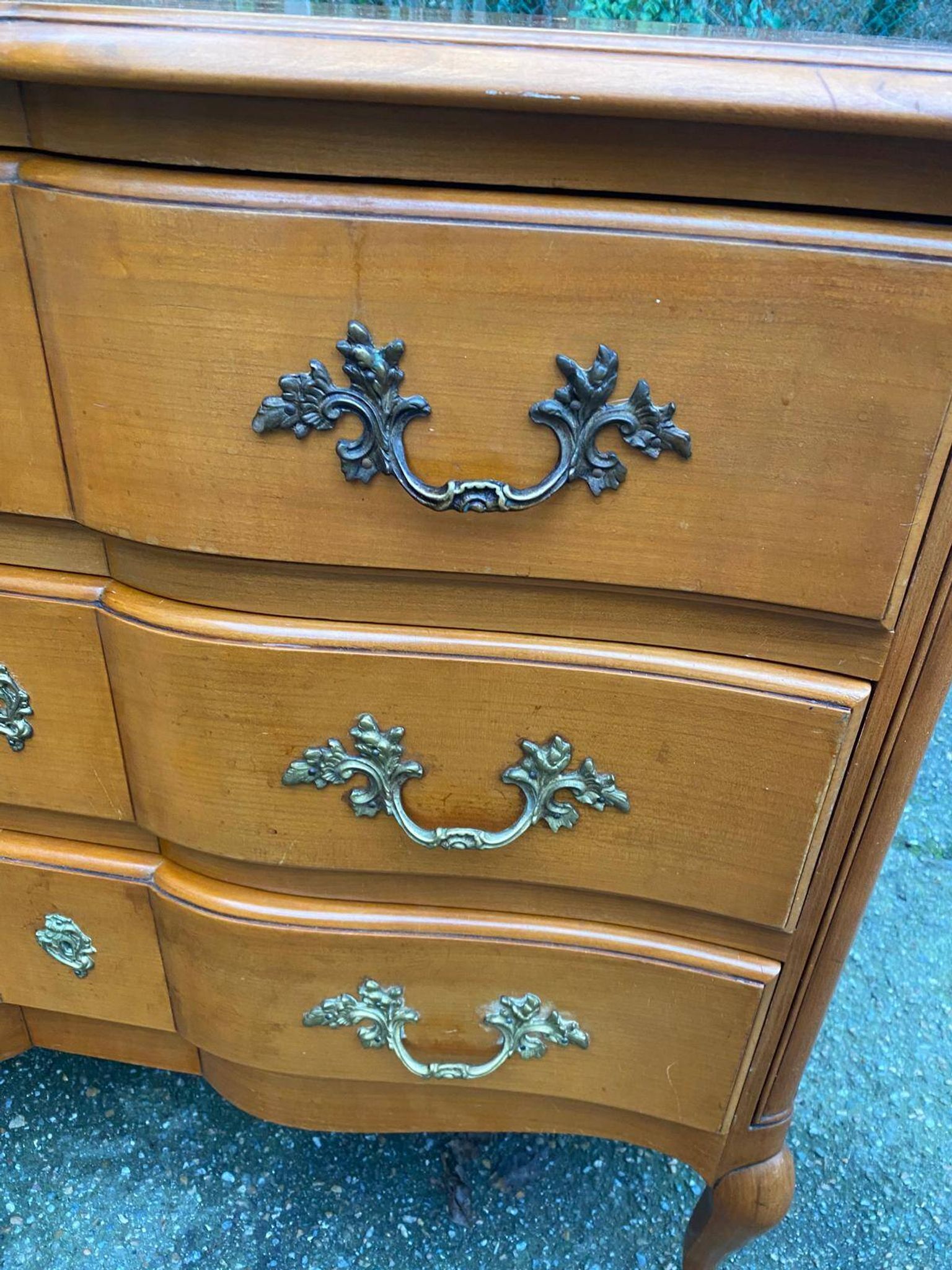 Louis XV crossbow commode in solid wood from the 20th century.