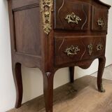 Chest of drawers with curved facade of the nineteenth century