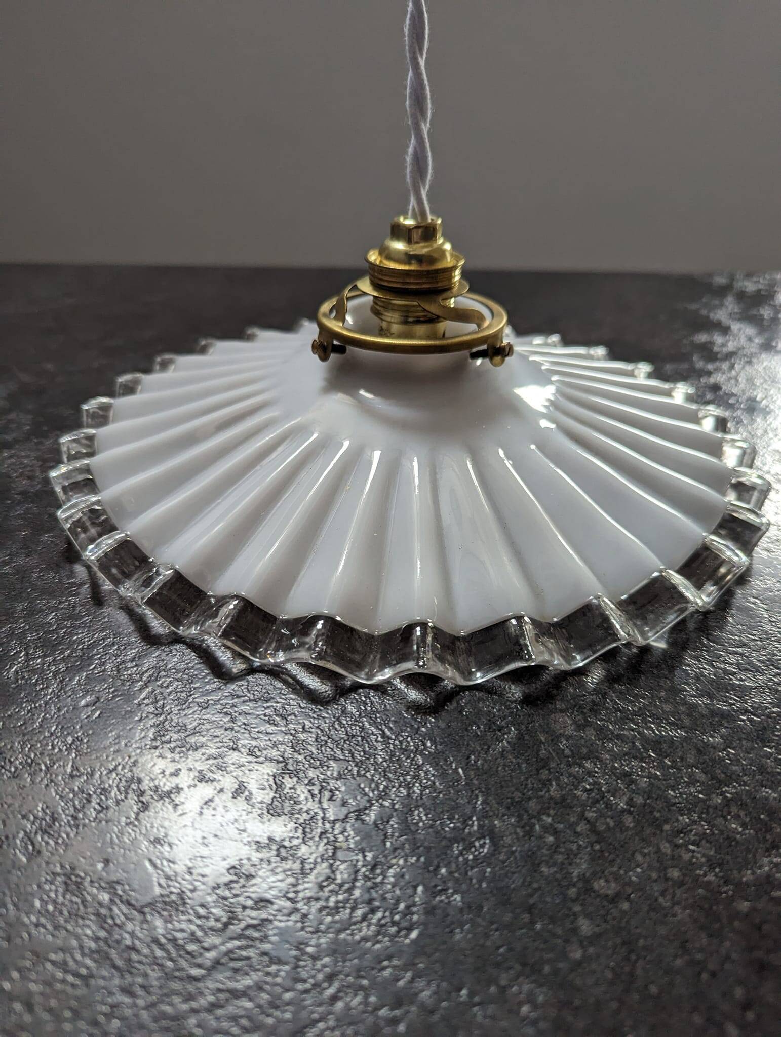 Old hanging lamp in white pleated opaline Art Deco 1930 Ø 25 cm
