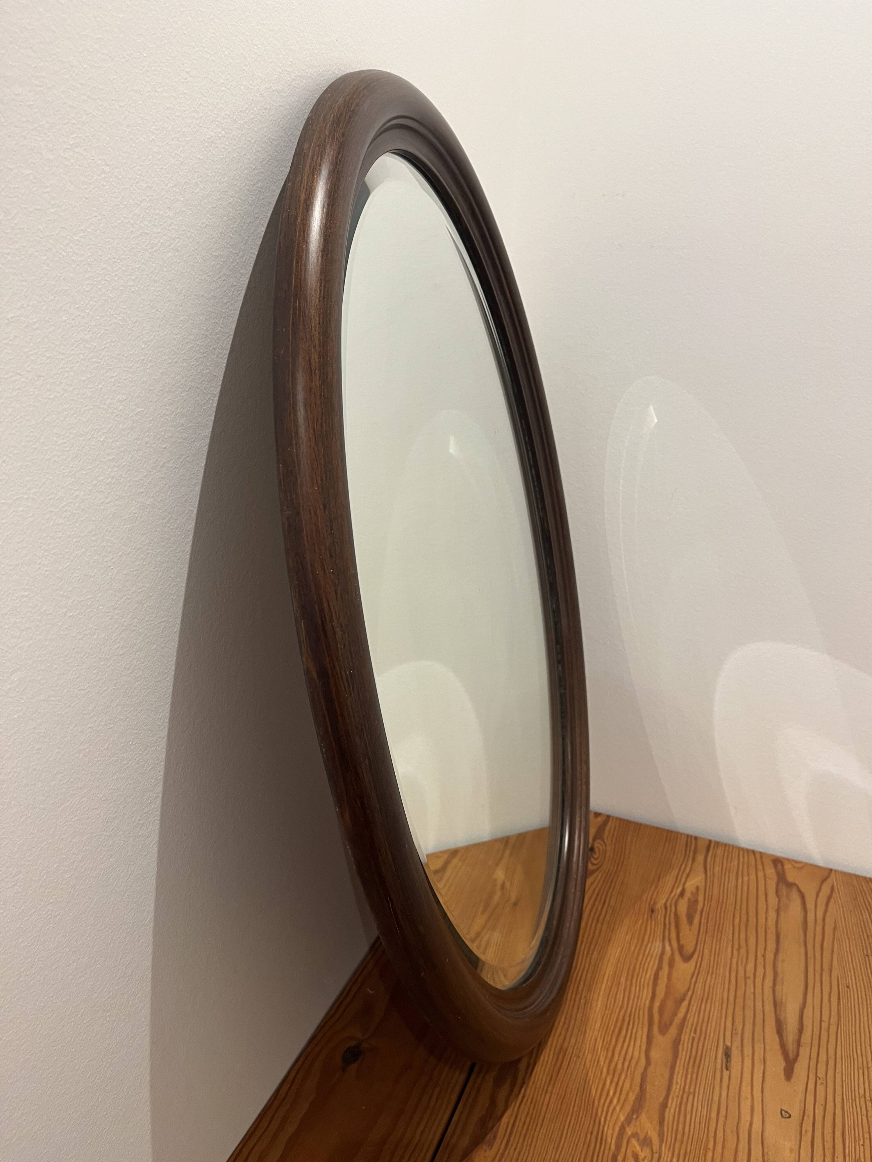 Oval mirror