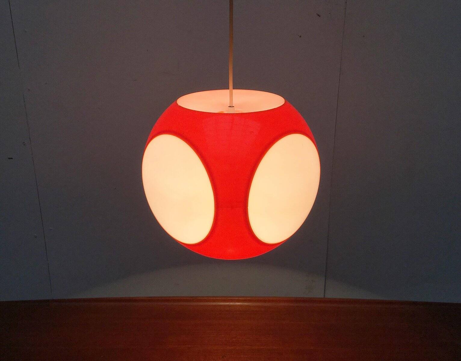 Vintage UFO lamp from the space age attributed to Luigi Colani.