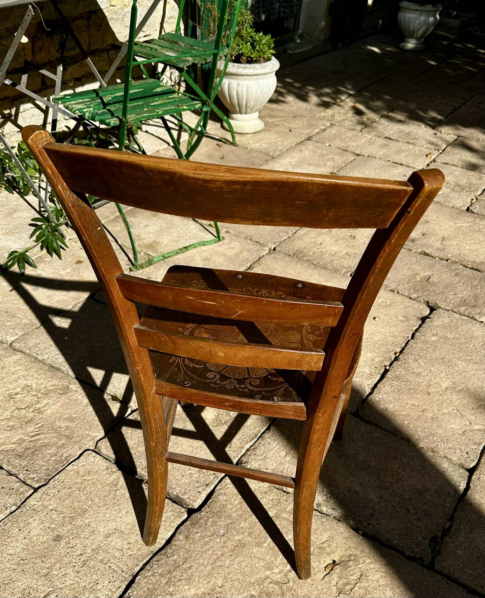 Chaise de bistrot ancienne
