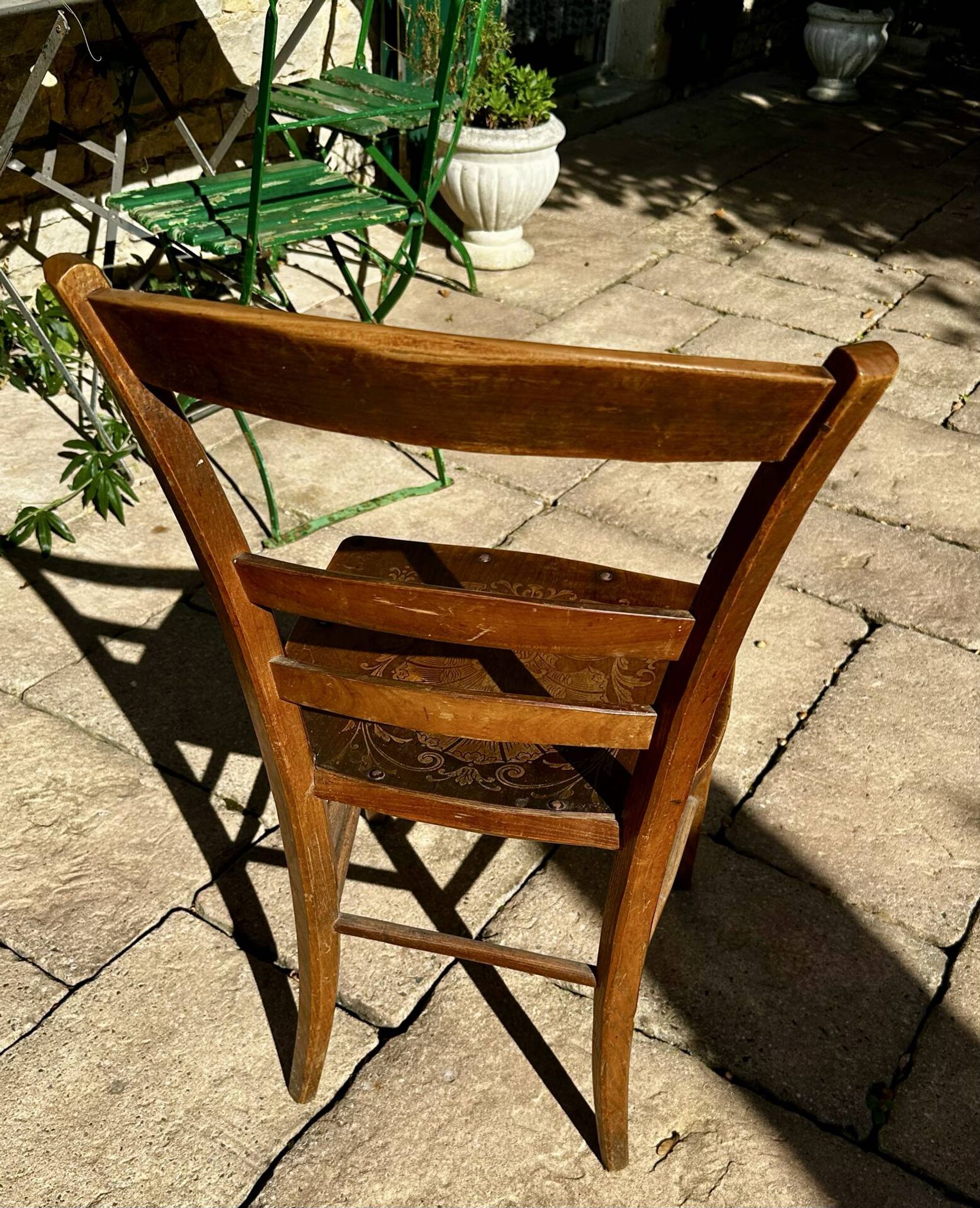Chaise de bistrot ancienne