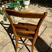 Chaise de bistrot ancienne