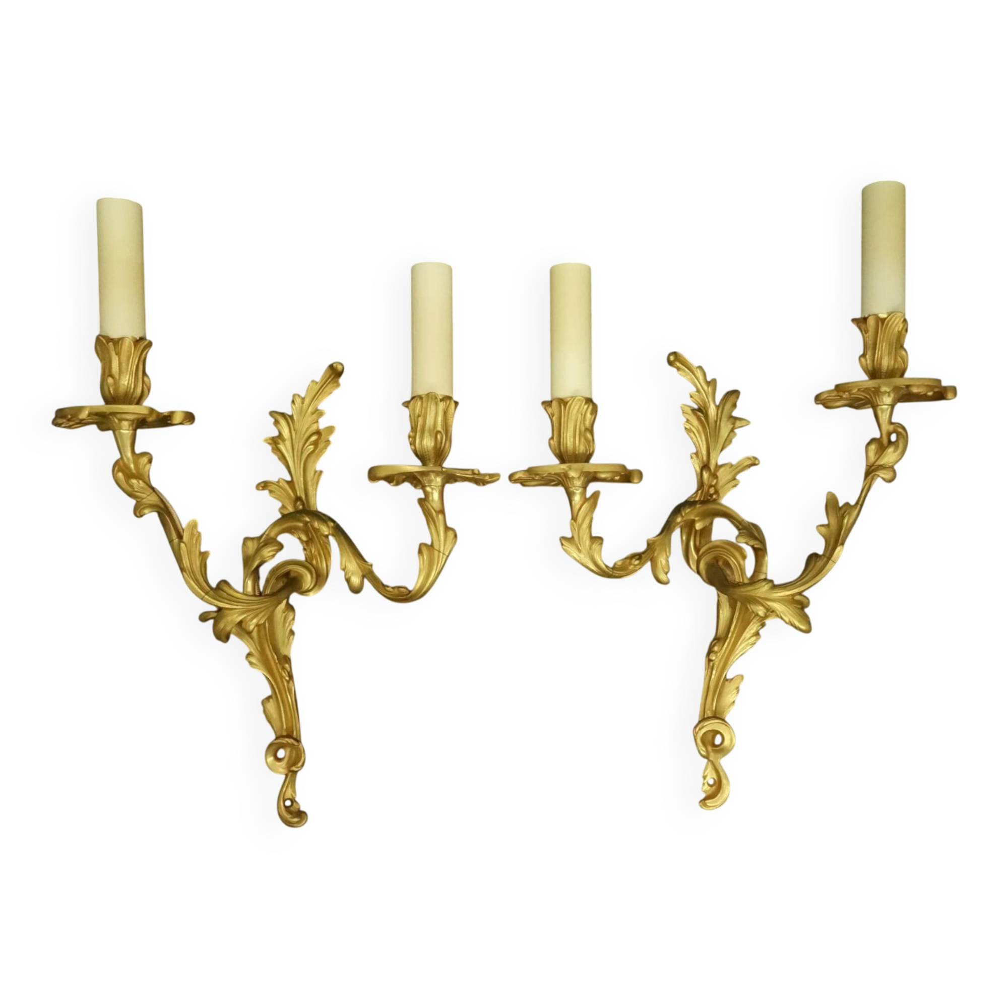 Large pair of stamped wall sconces in Louis XV style - gilded bronze