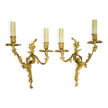Large pair of stamped wall sconces in Louis XV style - gilded bronze