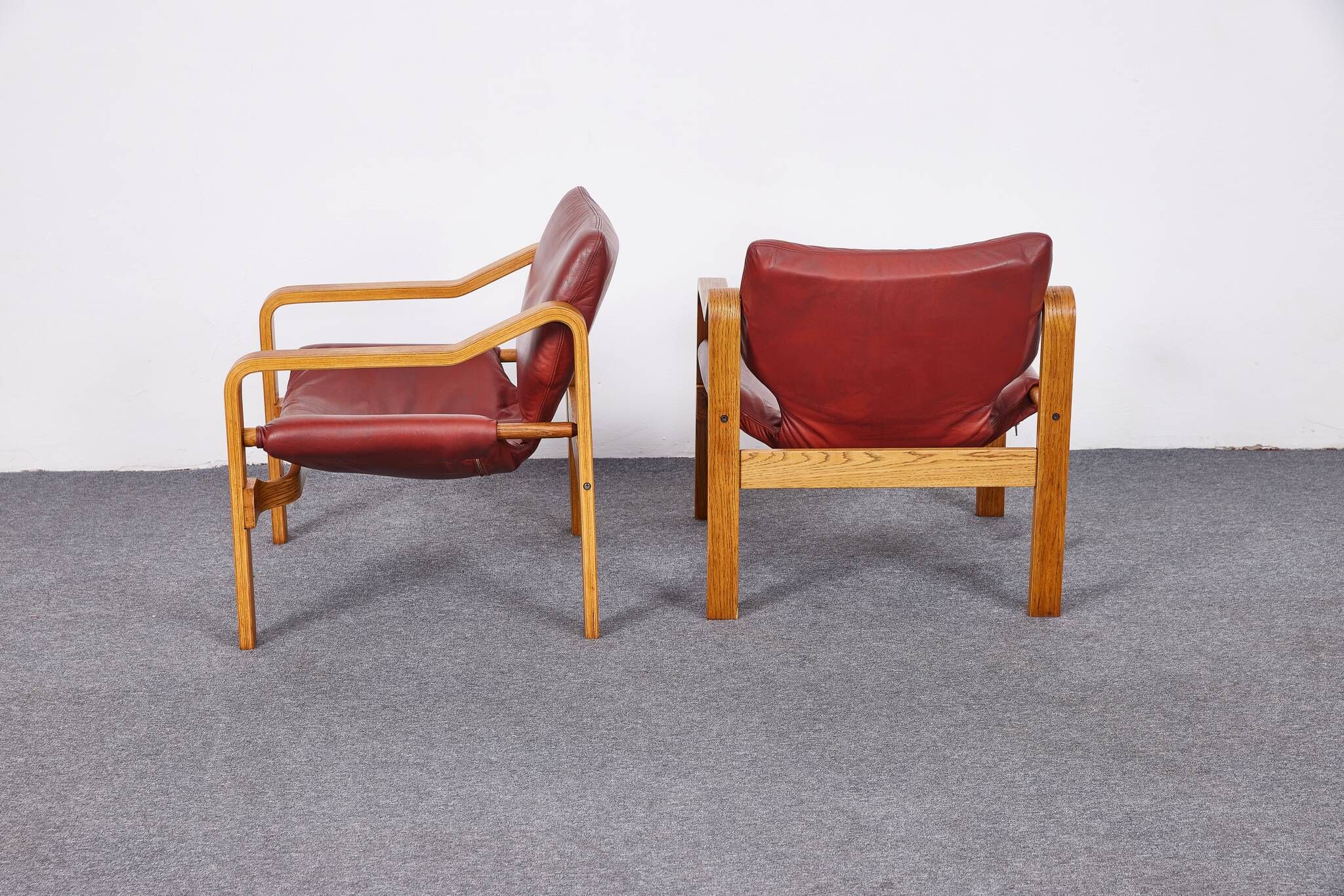 Vintage, Leather and Plywood Andy Armchairs by Janos Bodnar, Hungary, 1977, Set of 2