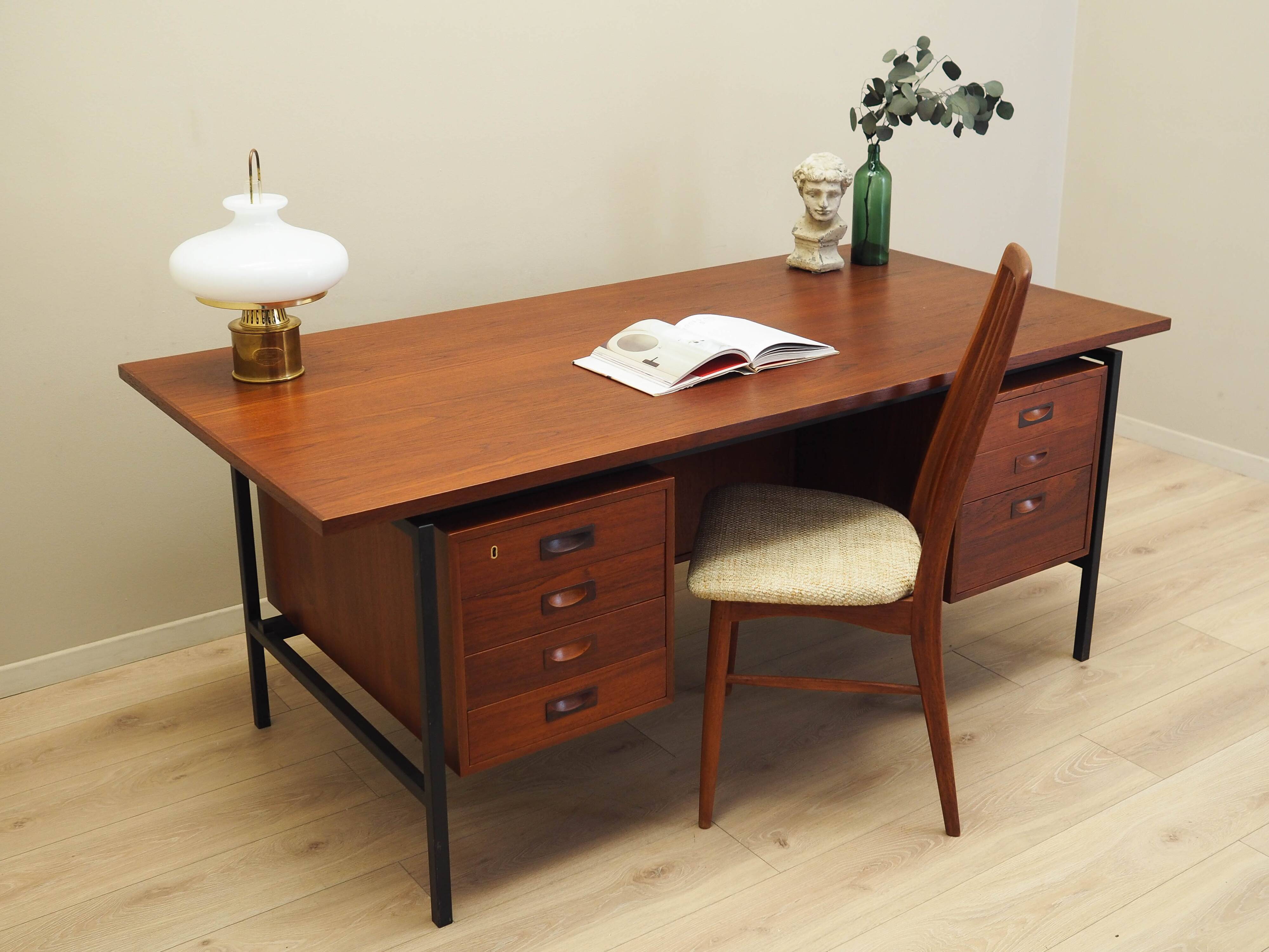 Teak desk, Danish design, 1970s, manufacturer: Denmark