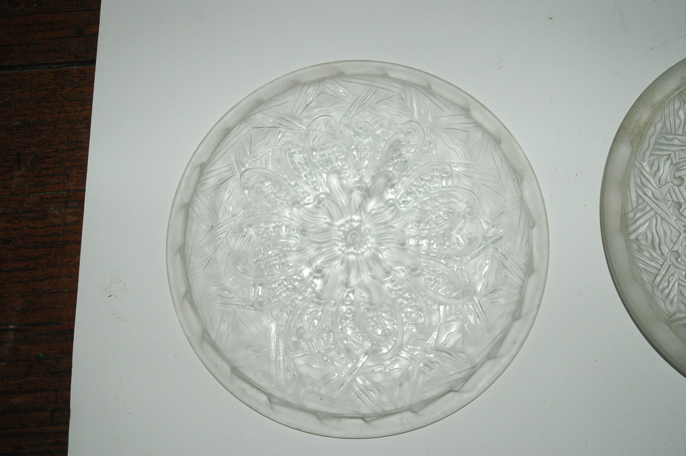 pair of art-deco plates in glass paste by Lorrain