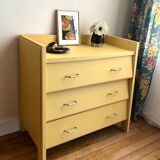 Vintage chest of drawers with staggered drawers