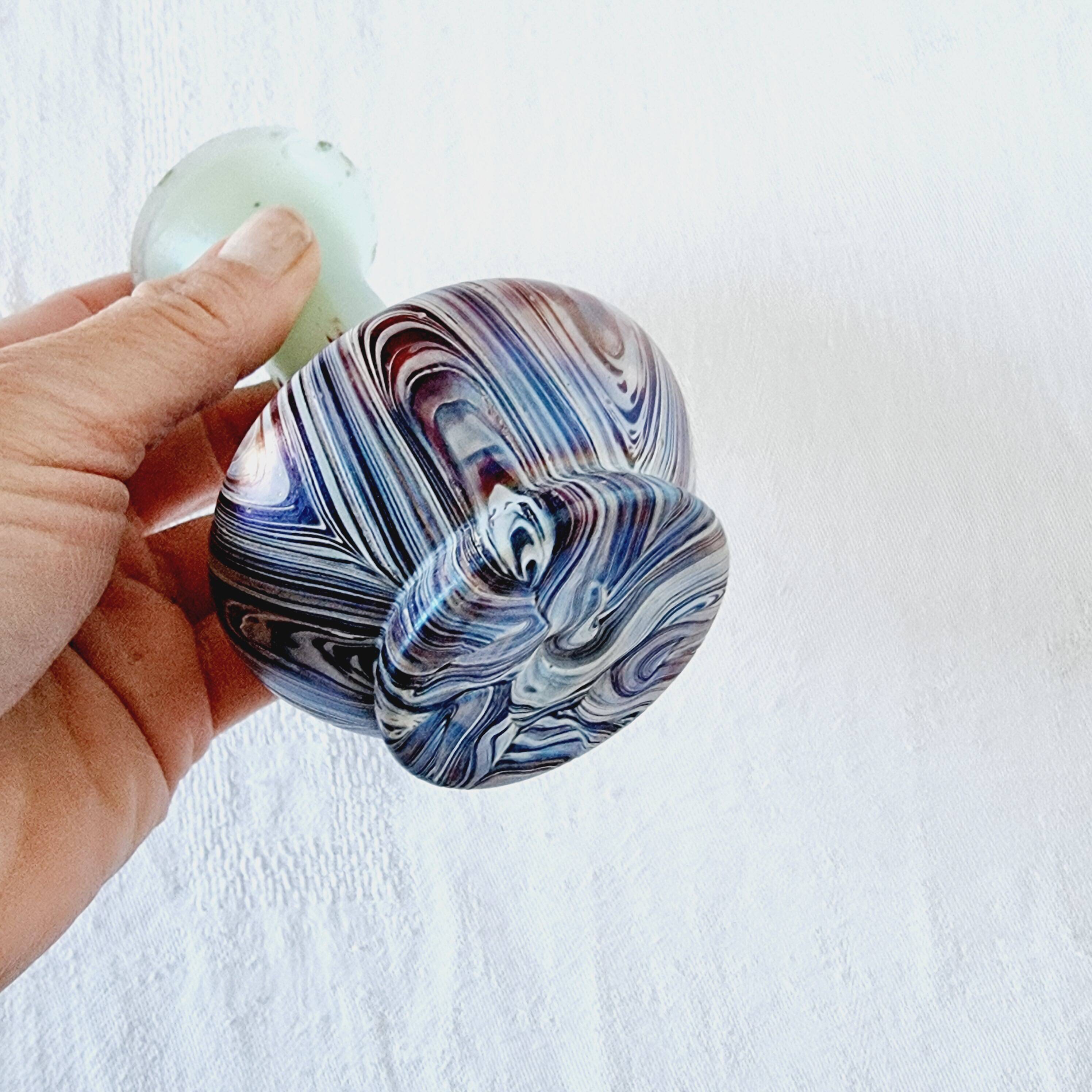 2 exclusive Loetz Violet vases in Bohemian crystal from 1899.