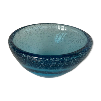 Coupe en verre bullé bleu