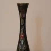 Vintage brass soliflore vase with black, red, and green floral decoration – H 18 cm