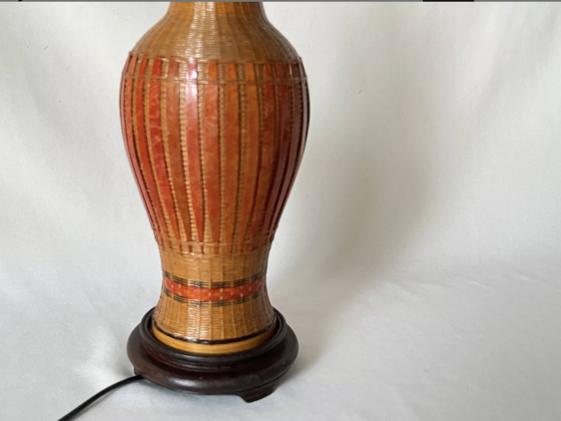 Vintage 1970s Chinese lamp base in woven bamboo on a porcelain vase
