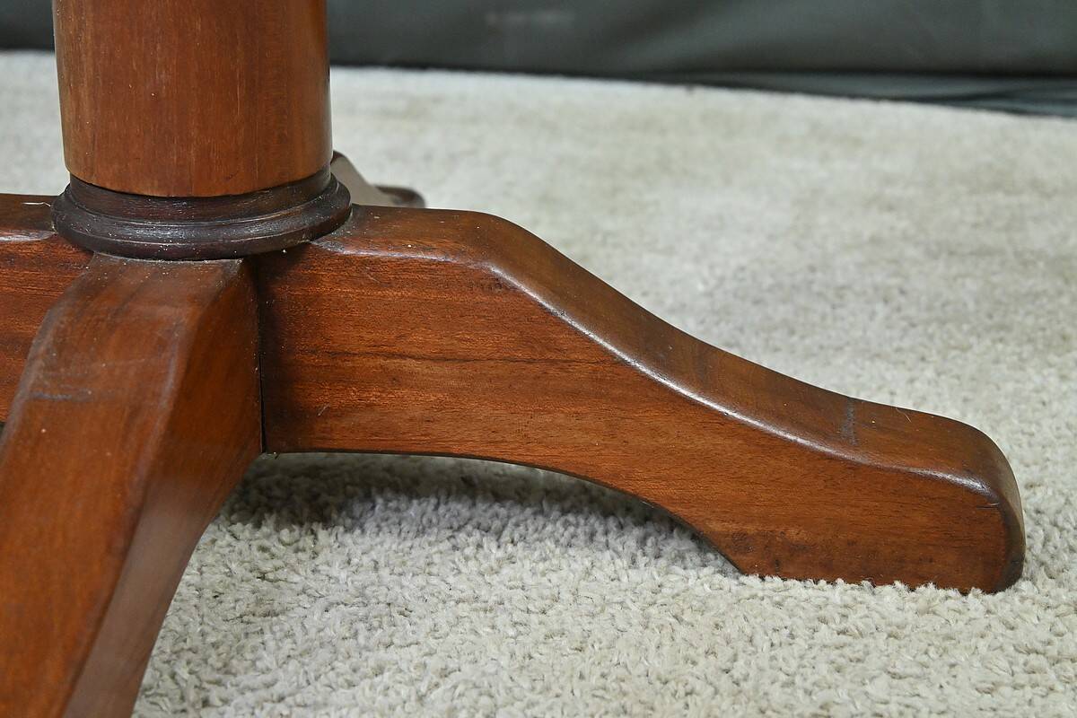 Mahogany Guéridon Table – Early 20th Century