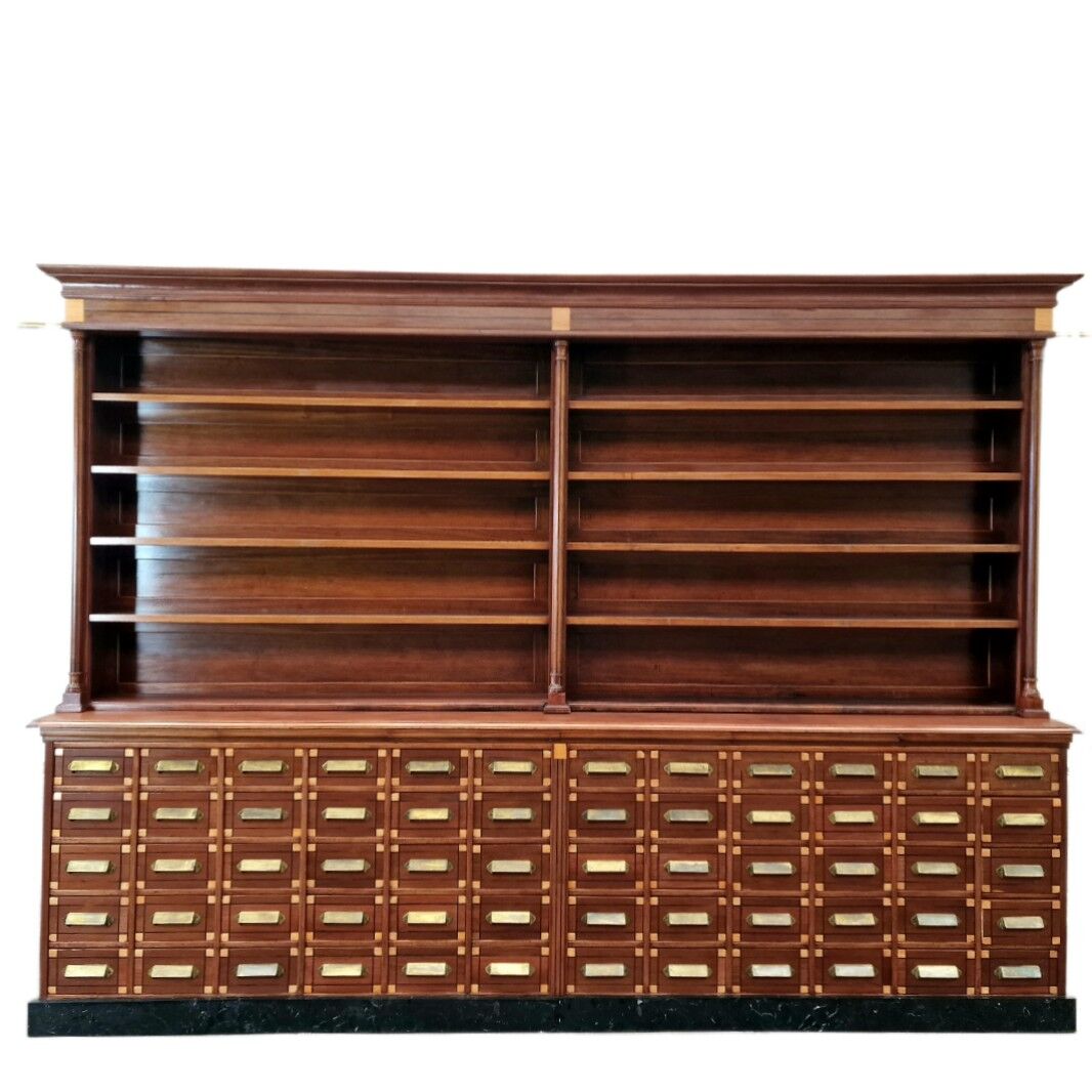 Grande armoire d’apothicaire Art Déco en acajou, 1909