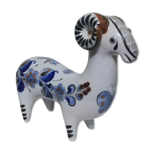 Bélier en céramique
