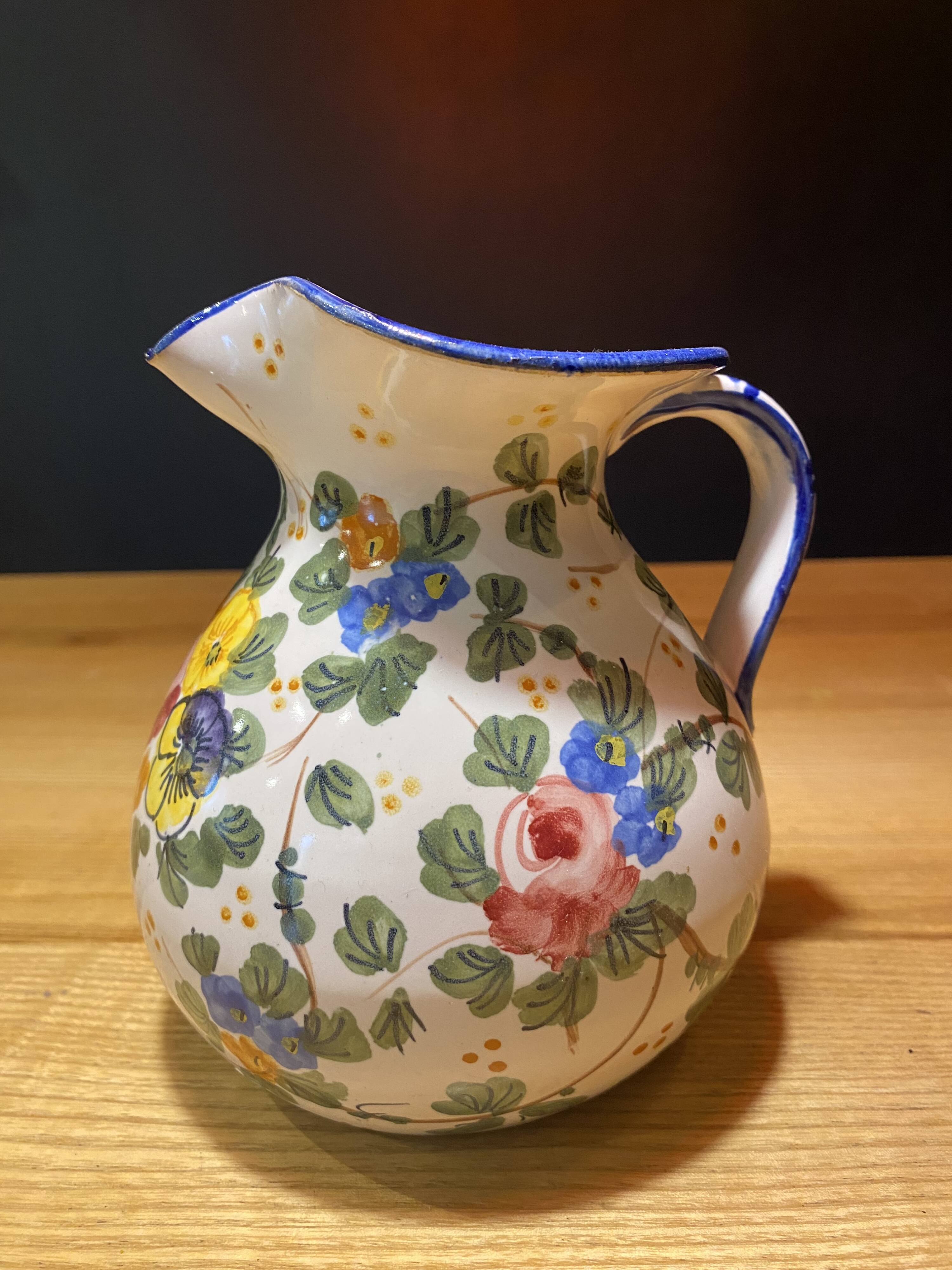 Roman ceramic pitcher, flowered